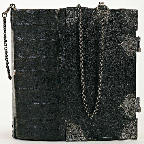the-bible_sharkskin-and-silver-metal-ware_binder-unknown-1775.jpg