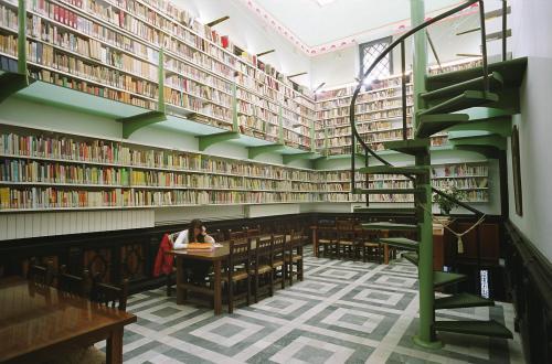 biblioteca sitges sala lolita mirabent